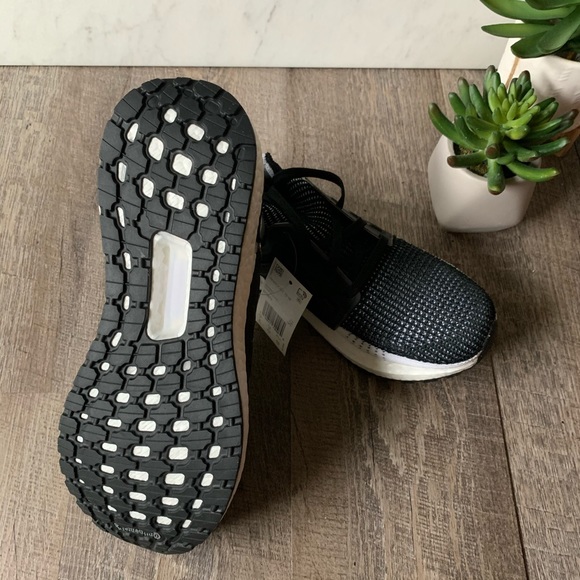 adidas UltraBOOST 19 Oreo - Picture 8 of 8